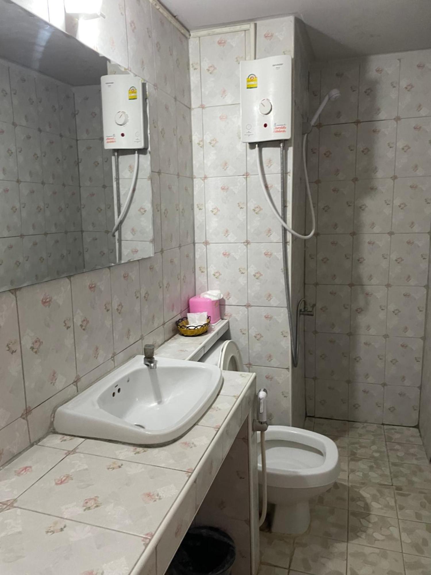 Apartamento Muangthong C3,C4Near Impact Nonthaburi Exterior foto